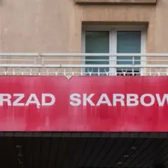 Czy pożyczkę trzeba zgłosić do urzędu skarbowego? Sprawdź, by uniknąć kar