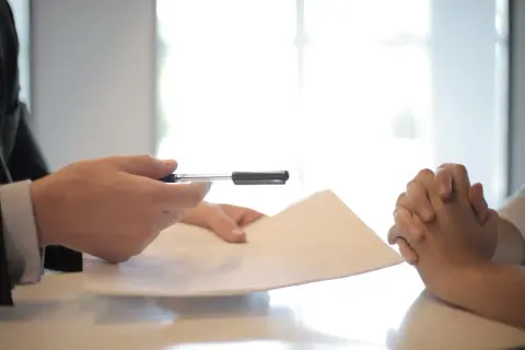 Jakie dokumenty do dofinansowania fotowoltaiki? Uniknij błędów w aplikacji!