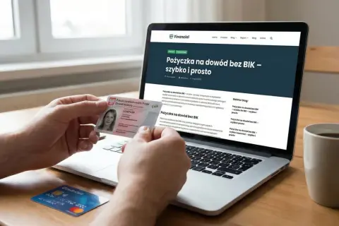 Szukasz odpowiedzi, kto udzieli pożyczki bez BIK i KRD? Na ekranie laptopa artykuł o szybkich pożyczkach, w ręku dowód osobisty.