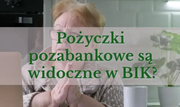 Starsza kobieta z troską wpatruje się w ekran, zastanawiając się, czy pożyczki pozabankowe są widoczne w BIK.